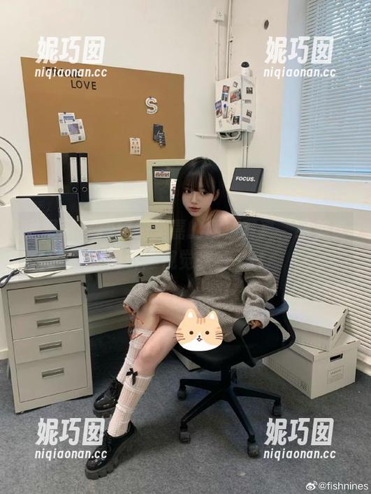 尤果网 - 探秘绮里嘉的网袜写真，绝美套图引爆视觉盛宴.txt