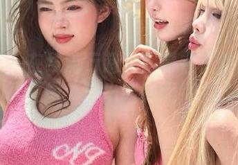 尤果网 – 在线流行趋势：谭睿琪的眼镜写真原图，玩出新时尚！.txt