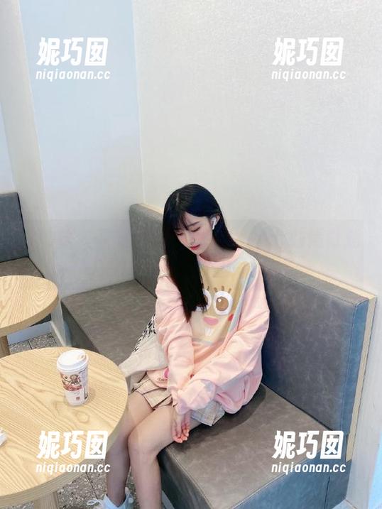 尤物馆 - 精选图集：Seven小七倾情打造温柔风格的视觉盛宴.txt
