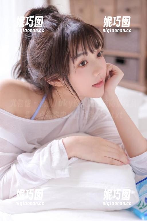 尤物馆 - 悦儿Yuky迷人的网袜高清作品集，点亮你内心的时尚火花.txt
