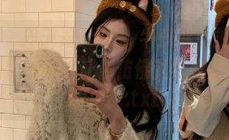 尤蜜荟 – 周于希sandy牛仔裤私拍写真，清新自然的风格让你仿佛置身她的奇妙世界中！.txt
