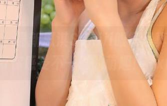 尤蜜荟 – 最新思淇Sukiii眼镜写真，原图带你感受不一样的萌趣！.txt