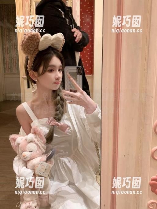 尤蜜荟 - 免费下载熊小诺女孩作品，领略时尚与艺术的完美结合.txt