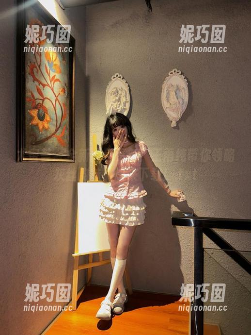 尤蜜荟 - 全新图包更新！王雨纯带你领略灰丝韵味，快来下载！.txt