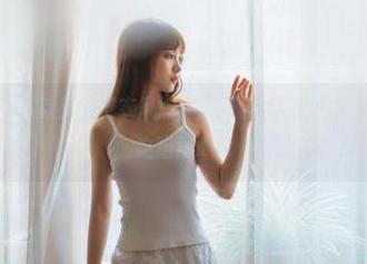 尤蜜荟 – 随着黄歆苑的皮衣风潮，美图合集带你领略不一样的时尚之路！.txt