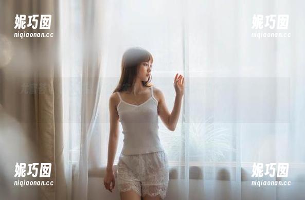 尤蜜荟 - 随着黄歆苑的皮衣风潮，美图合集带你领略不一样的时尚之路！.txt