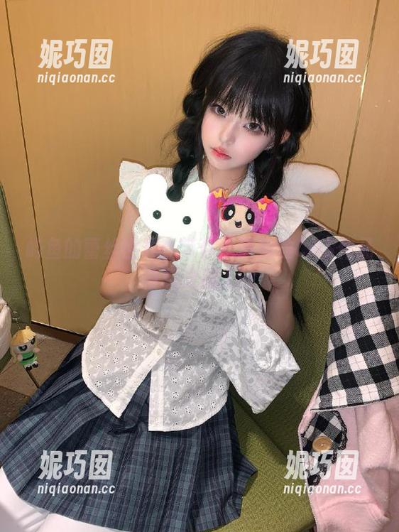屿鱼的蕾丝世界：带你走进她的COS作品奇幻之旅.txt