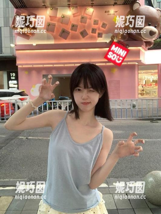微密圈 - 张思允nice奶牛作品分享：甜美可爱的瞬间，为你呈现不一样的青春气息！.txt