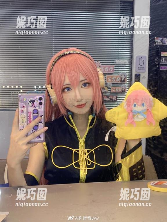 网盘更新啦！看弥音音ww穿着爱宕校服，写真笑点多得让人想哭！.txt