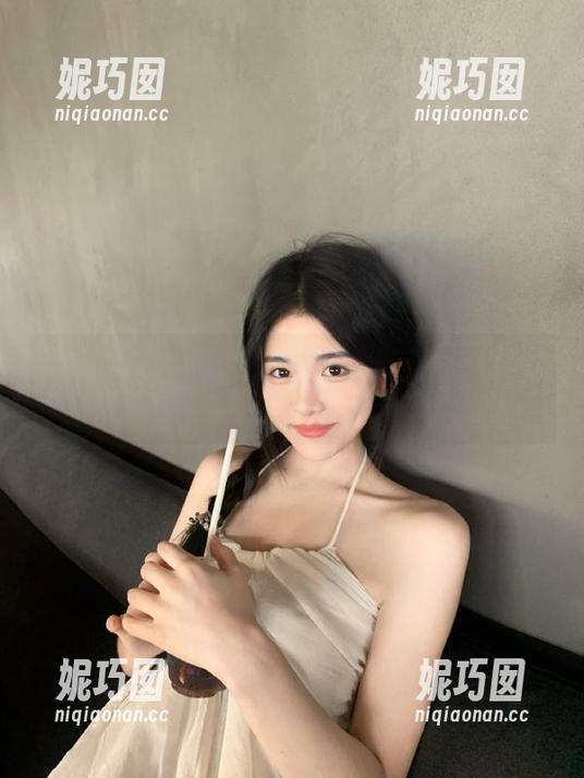 影私荟 - Yoga啵娜的连衣裙福利图集，梦想中的魅惑搭配.txt