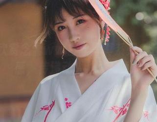 免费欣赏念雪ww白丝写真系列：轻盈质感，传递动人心弦！.txt