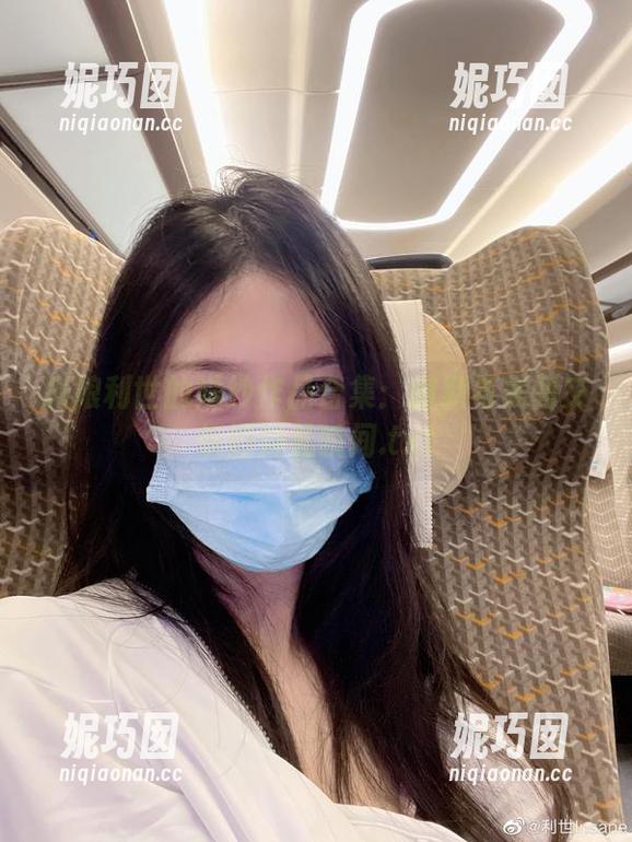 抖娘利世的婚纱作品合集：幽默与美丽交织的婚礼瞬间.txt