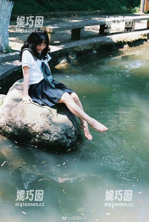 推女神 - 在子纯儿Annie校园全套作品中寻找回忆：那段青涩又美好的校园时光.txt