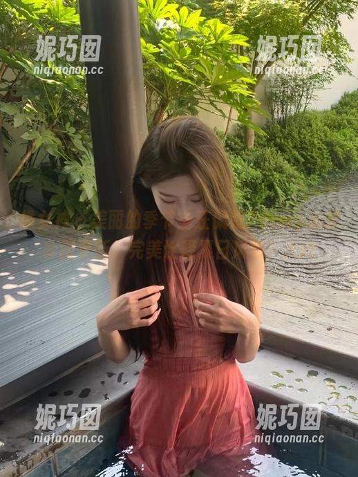 推女神 - 美丽的季节：汪佩妮Penny泳装套图更新，完美诠释夏日风情！.txt