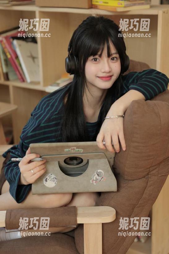 推女神 - 免费欣赏萌琪琪Lrene浴室中的美图，甜美瞬间等你来收！.txt