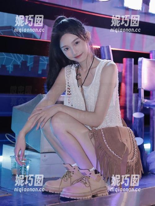 微密圈 - 无欲无求的推土君收藏的棉袜写真合集，谁说细腻不如大胆？看看就知道！.txt