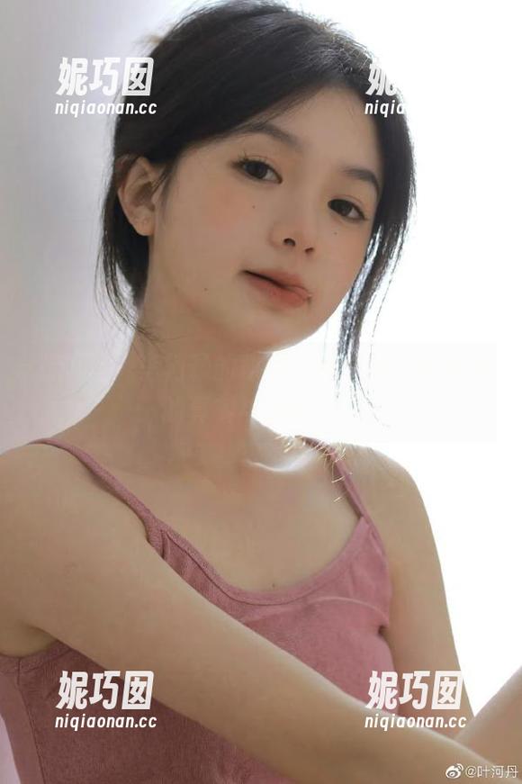 星颜社 - 李柯颖的秘密高清写真，感受她的真实与美丽.txt