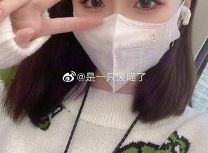是一只废喵了的圣诞麋鹿写真，图包里的每一张都充满惊喜.txt