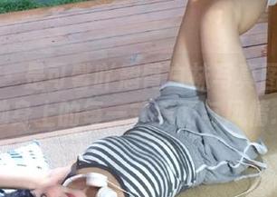 微密圈 – 是可馨吖翘臀白袜写真图集：探索她身上的每一寸美丽与风情.txt