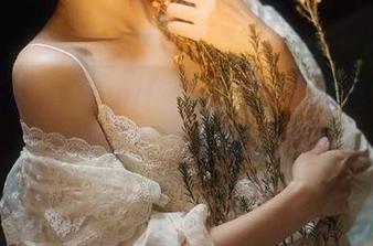 沉醉在普美Bomi(보미)的睡衣写真中，高清呈现魅力与温暖.txt