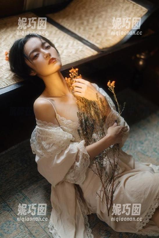 沉醉在普美Bomi(보미)的睡衣写真中，高清呈现魅力与温暖.txt