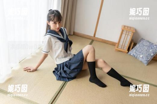 木棉棉OwO的全新写真集：畅游动漫水手服cos的精美原图展示.txt