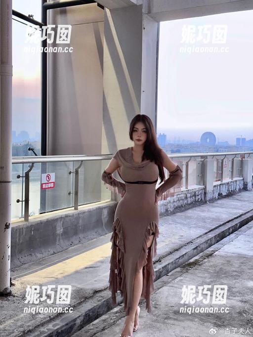 杏子夫人内衣艺术风格：精致图片下载，记录每一个璀璨瞬间.txt