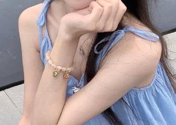 梦丝女神 – 捕捉瞬间，乔儿蕾丝写真原图与套图的完美演绎.txt