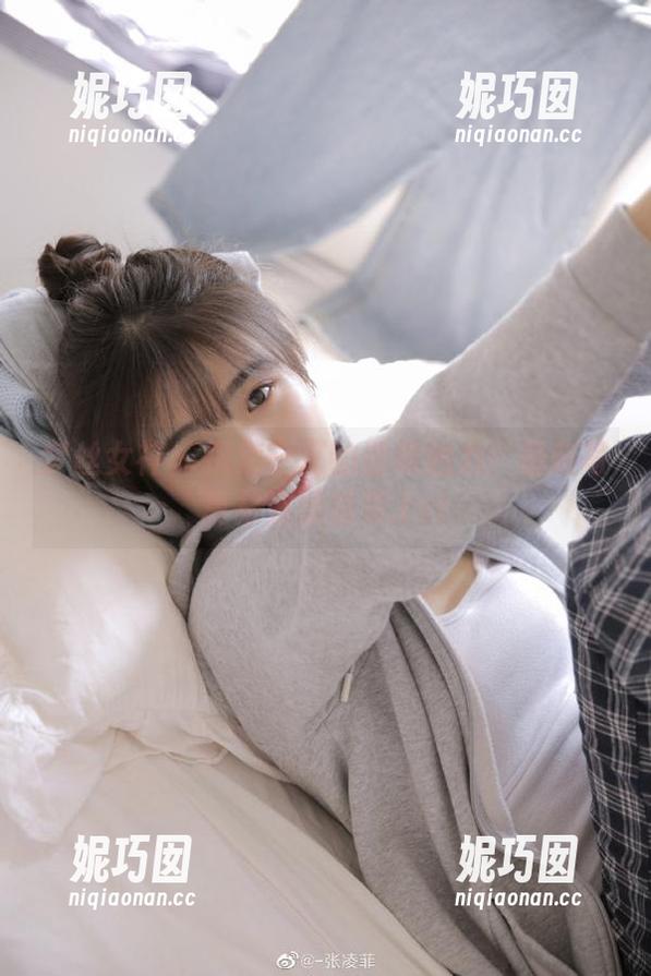 梦丝女神 - 探索宁夏的透明魅力：最新写真集资源推荐.txt