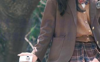 森萝财团 – 原图图集里的小满女友，写真作品中的她仿佛每一帧都是艺术品！.txt