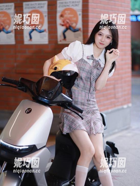 体验森萝财团超薄死库水白丝写真集分享的迷人视觉之旅.txt
