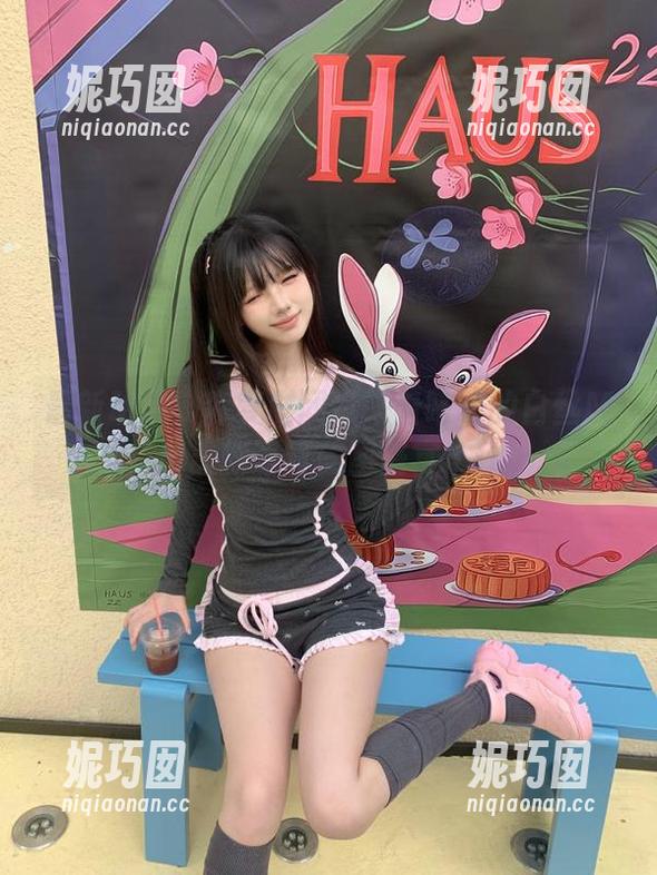 最新动态：森萝财团带来羞嗒嗒的白丝MM最新写真美图盛宴.txt