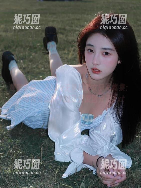 模范学院 - Abby王乔恩兔女郎写真集：一场视觉盛宴中的珍贵原图分享.txt