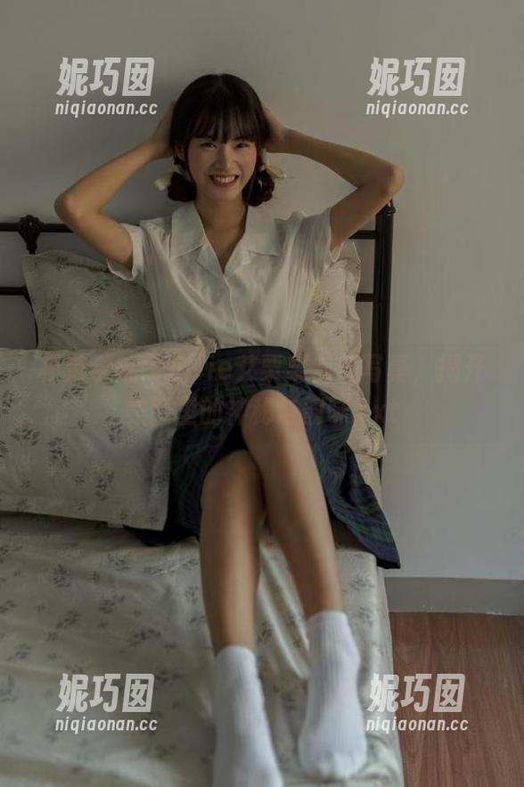 模范学院 - Ellie艾栗栗灰丝写真，揭开美图里的神秘与韵味.txt