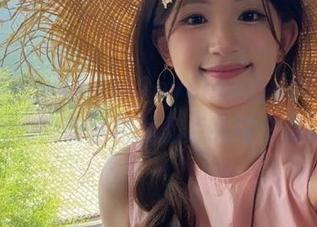 模范学院 – 柳侑绮Sevenbaby水手服写真原图，精致壁纸助你点亮每个晨曦.txt