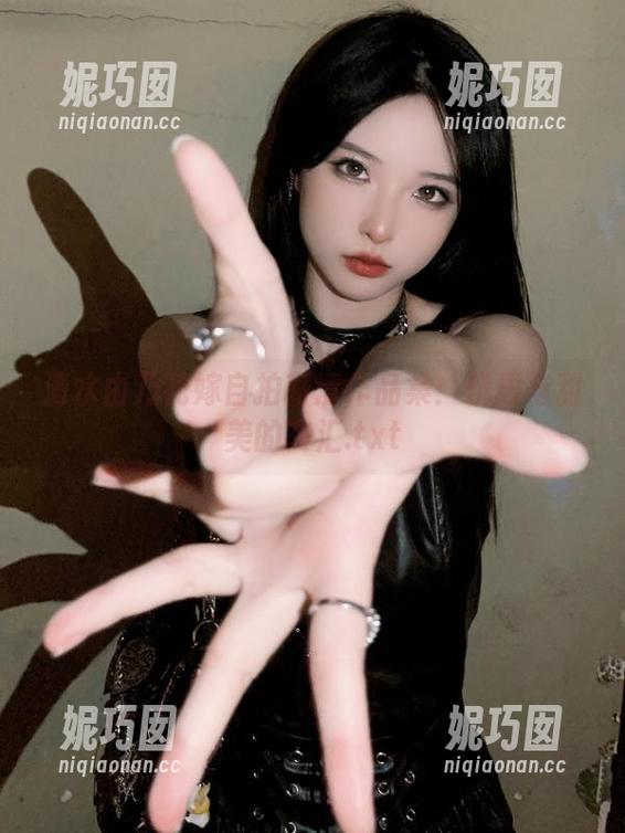 清水由乃花嫁自拍高清作品集：优雅与甜美的交汇.txt