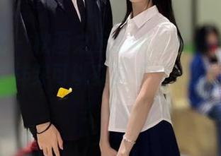 激萌文化 – 秋画之应的制服写真集更新：听说，这样穿可以获取“最佳迷人称号”！.txt