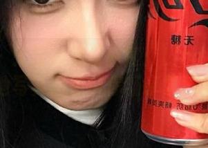 爱蜜社 – 无圣光视觉盛宴：LindaLinda泳池写真图包带你畅享夏日.txt