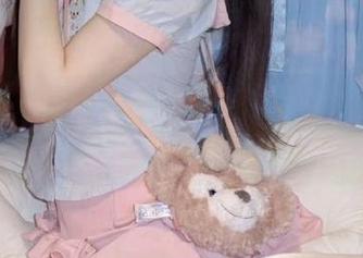爱蜜社 – 探秘张思允美足的魅力世界：绝美图片合集尽在其中.txt
