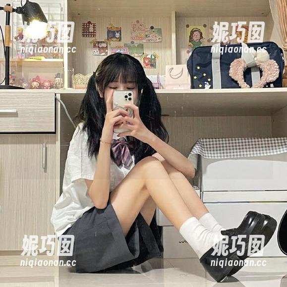 爱蜜社 - 李李七七喜喜的少女写真作品集：分享让人心动的青春印记与纯真时光.txt