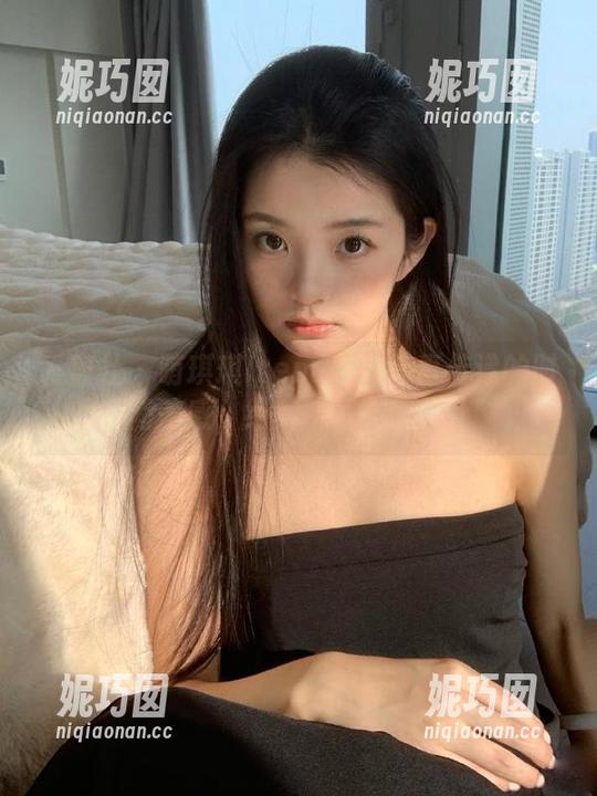 爱蜜社 - 萌琪琪Irene短裙写真传递的时尚美感，绝美壁纸合集.txt