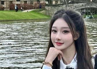 物恋传媒 – 私拍界的巨星！嘟嘟带你领略她那令人惊叹的美足写真，一分钟钟爱上！.txt