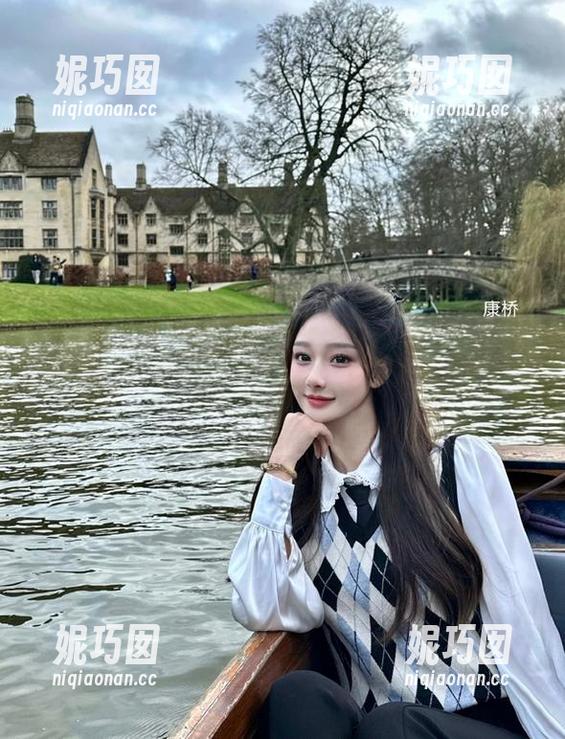 物恋传媒 - 私拍界的巨星！嘟嘟带你领略她那令人惊叹的美足写真，一分钟钟爱上！.txt