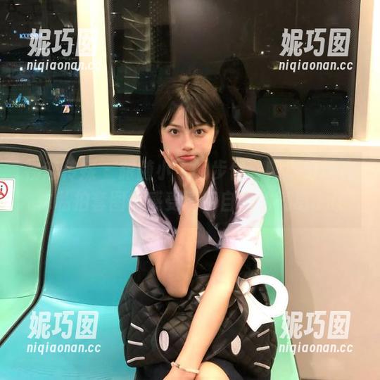 物恋传媒 - 跟随小飞的步伐，畅游幻境森林私拍套图，感受清新自然的气息.txt