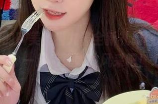 释放你的审美，猫九酱全新礼服图集更新来袭，一起感受她的风采吧！.txt