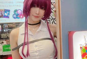 追寻白神泱：学妹写真原图作品，揭示她不为人知的迷人侧面！.txt