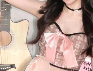 白莉爱吃巧克力妹妹COS魅力无限，超高清图集让你眼前一亮.txt