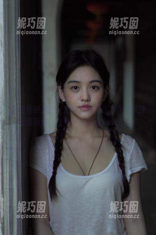 最新图册发布：白莉爱吃巧克力倾情演绎爱蜜莉雅，让每一帧都动人心弦.txt