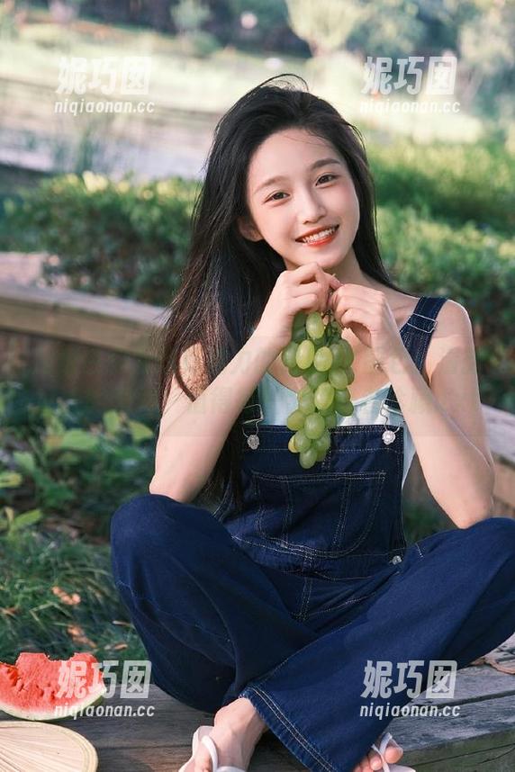 探索白莉爱吃巧克力的闺房JK图包：清新可人的瞬间，值得每一个爱好者珍藏.txt