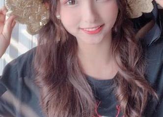 神乐坂真冬的绝对企画：探索女仆主题的独特写真照片.txt